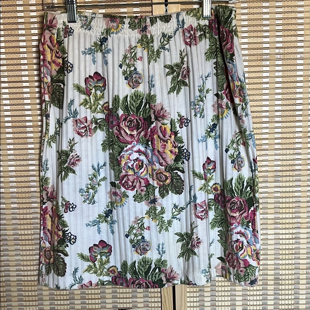Incognito vintage Floral Print a-line Skirt.